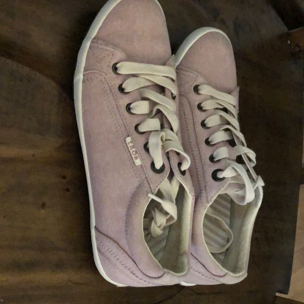 Taos Star Light Pink Canvas Tennis Shoes 8.5